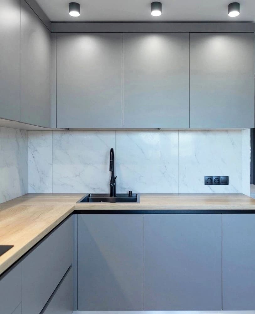 Процесс сборки премиальной кухни